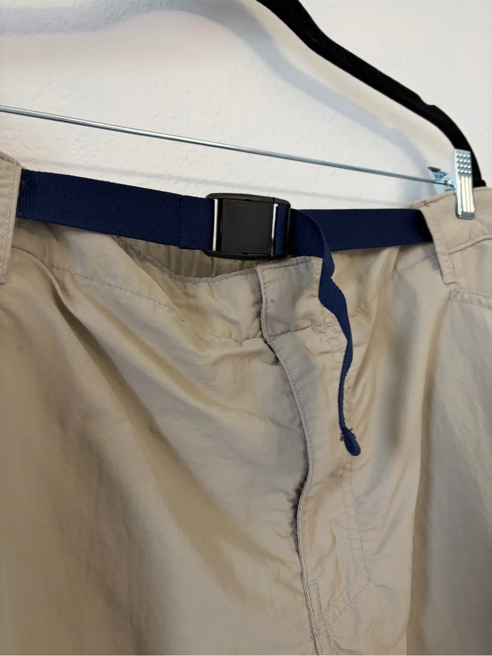 Lands’ End Men’s Belted Cargo Lined Swim Trunks Size XXL Light Beige Color
